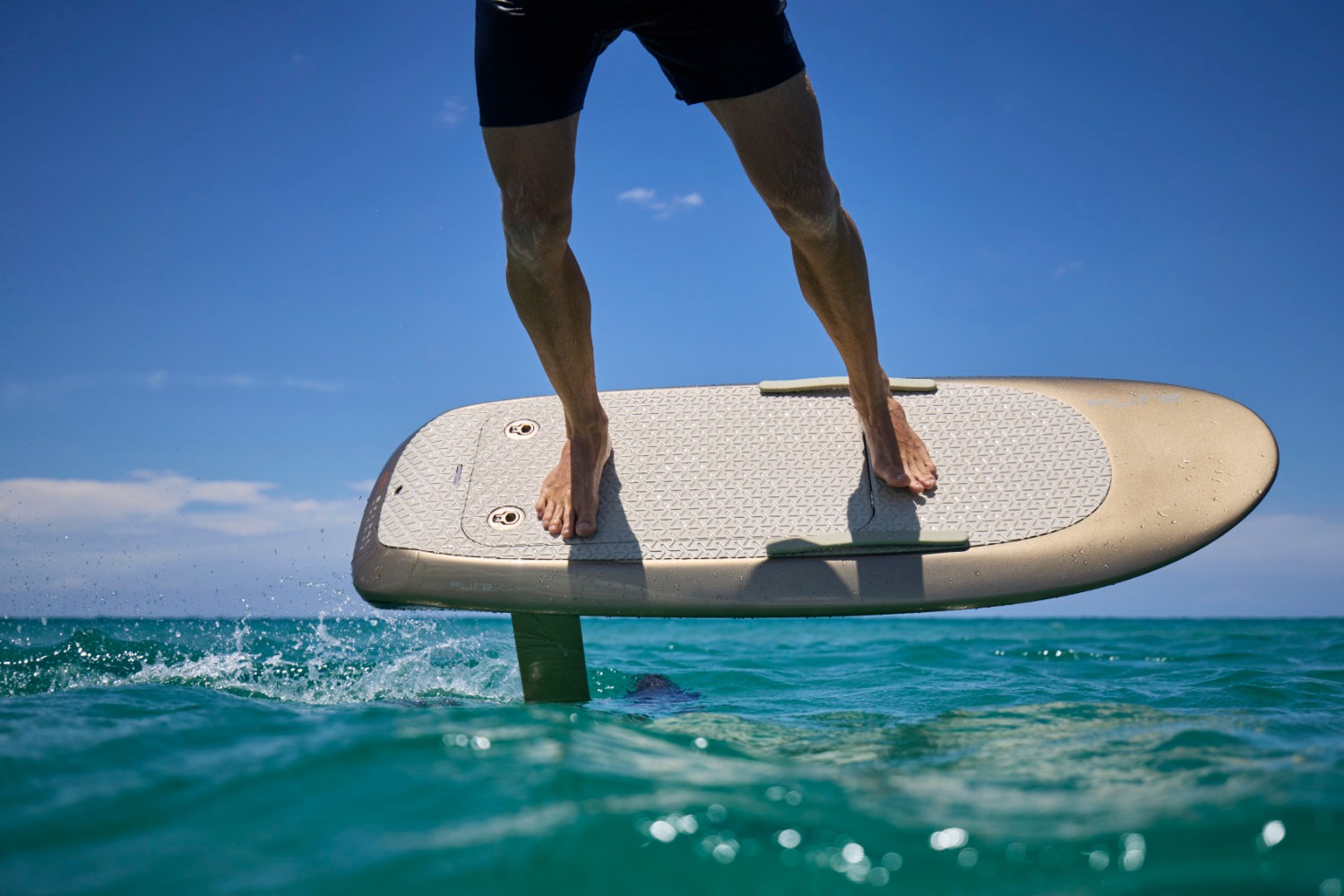 Imagen de e-Foil, vuela sobre el agua