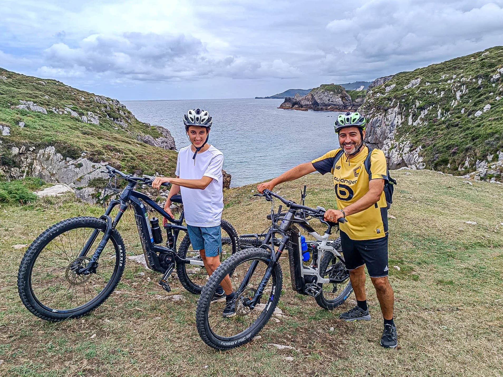 Imagen de &iexcl;Visitas guiada en Bicicleta el&eacute;ctrica (e-bike) por lugares &uacute;nicos de Llanes!