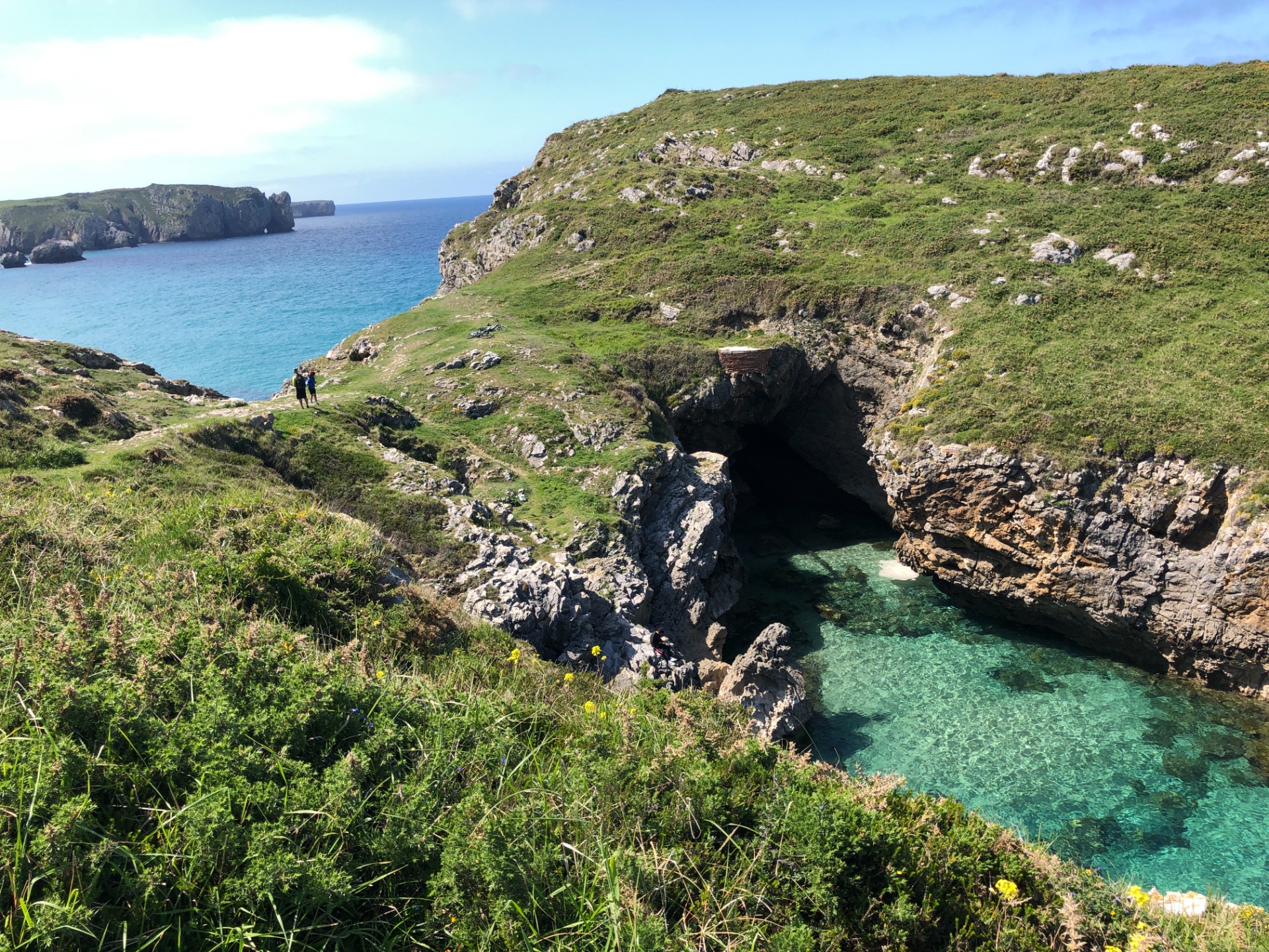 Imagen de &iexcl;Visitas guiada en Bicicleta el&eacute;ctrica (e-bike) por lugares &uacute;nicos de Llanes!