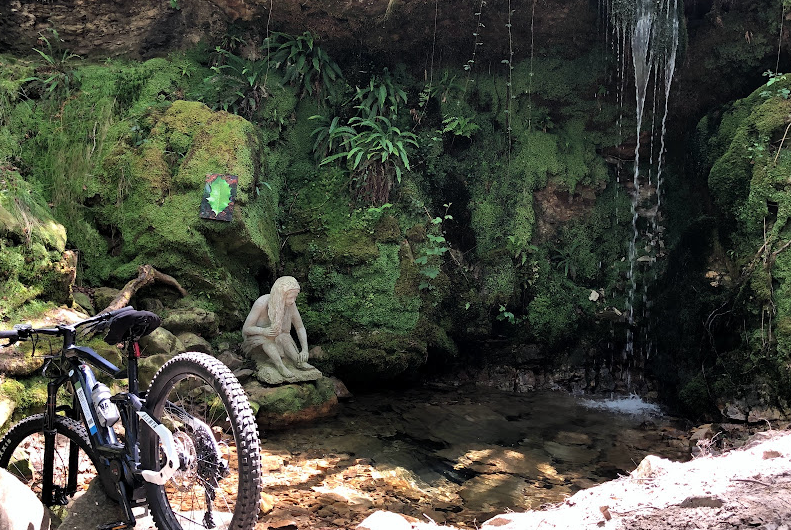 Imagen de &iexcl;Visitas guiada en Bicicleta el&eacute;ctrica (e-bike) por lugares &uacute;nicos de Llanes!