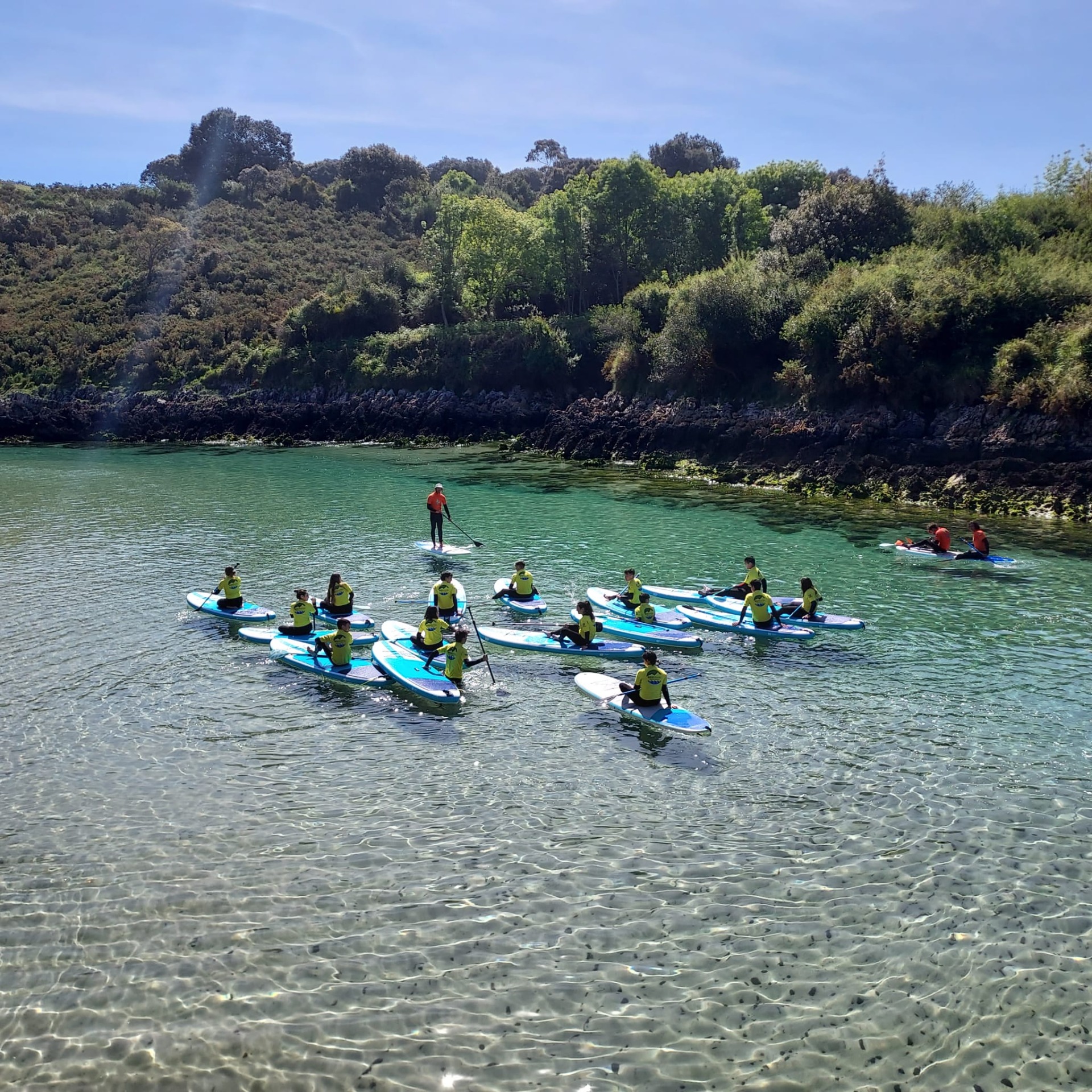 Imagen de Traves&iacute;a en Paddle Surf por la costa de Llanes: naturaleza y belleza en estado puro.  