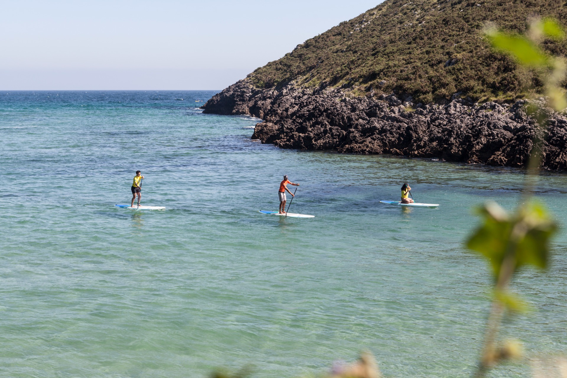 Imagen de Traves&iacute;a en Paddle Surf por la costa de Llanes: naturaleza y belleza en estado puro.  