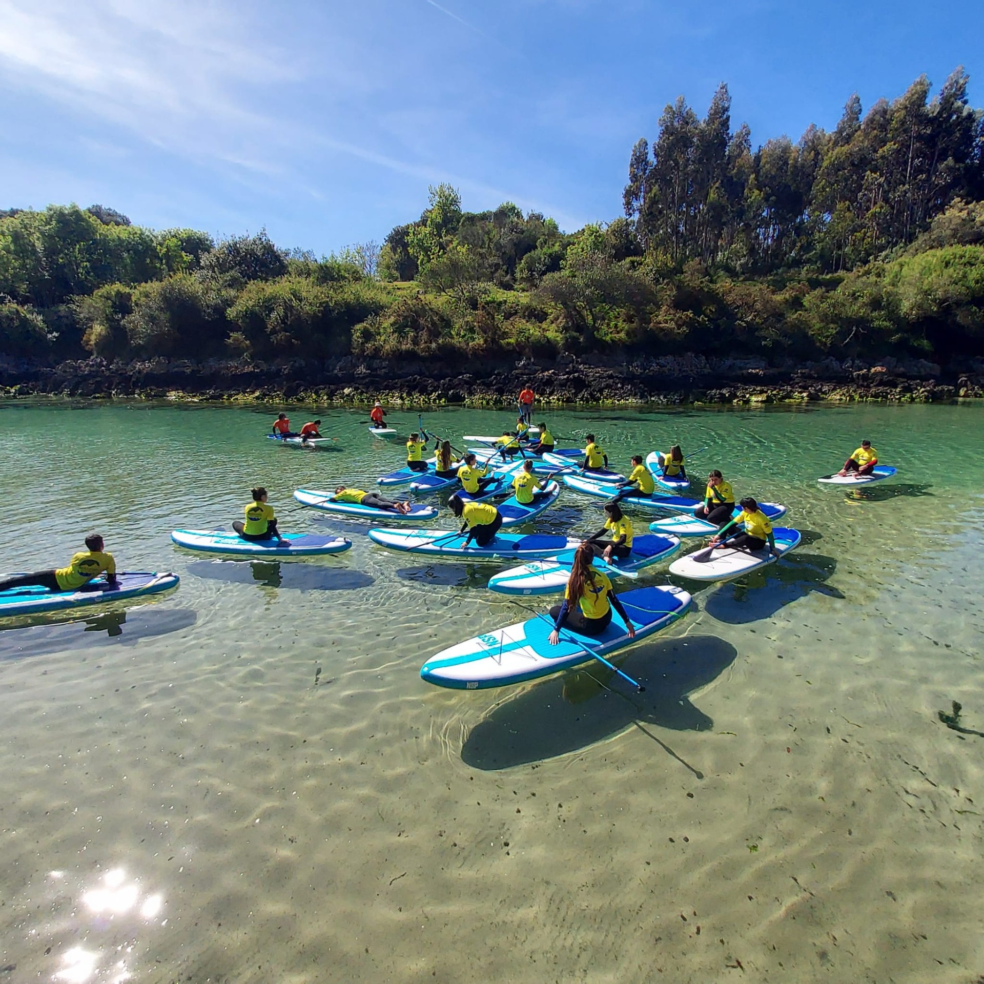Imagen de Traves&iacute;a en Paddle Surf por la costa de Llanes: naturaleza y belleza en estado puro.  