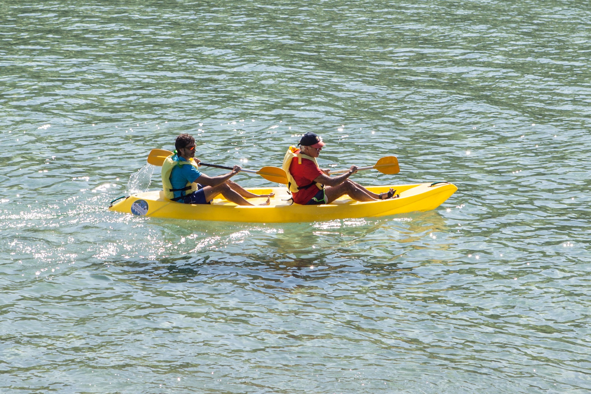 Imagen de   Tour en kayak de mar por acantilados y playas v&iacute;rgenes de Llanes
