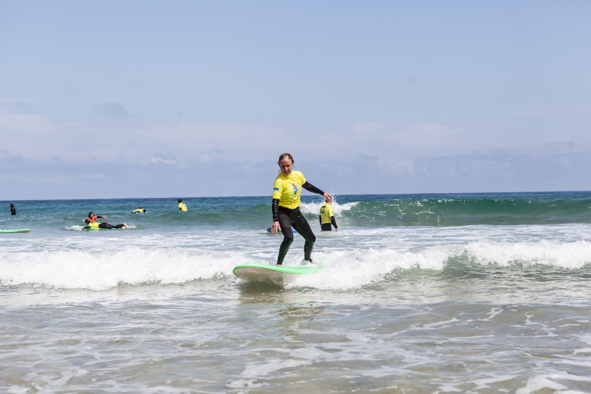 Imagen de  &iexcl;&iexcl;Clases de surf para j&oacute;venes y adultos a precios incre&iacute;bles en Llanes!!