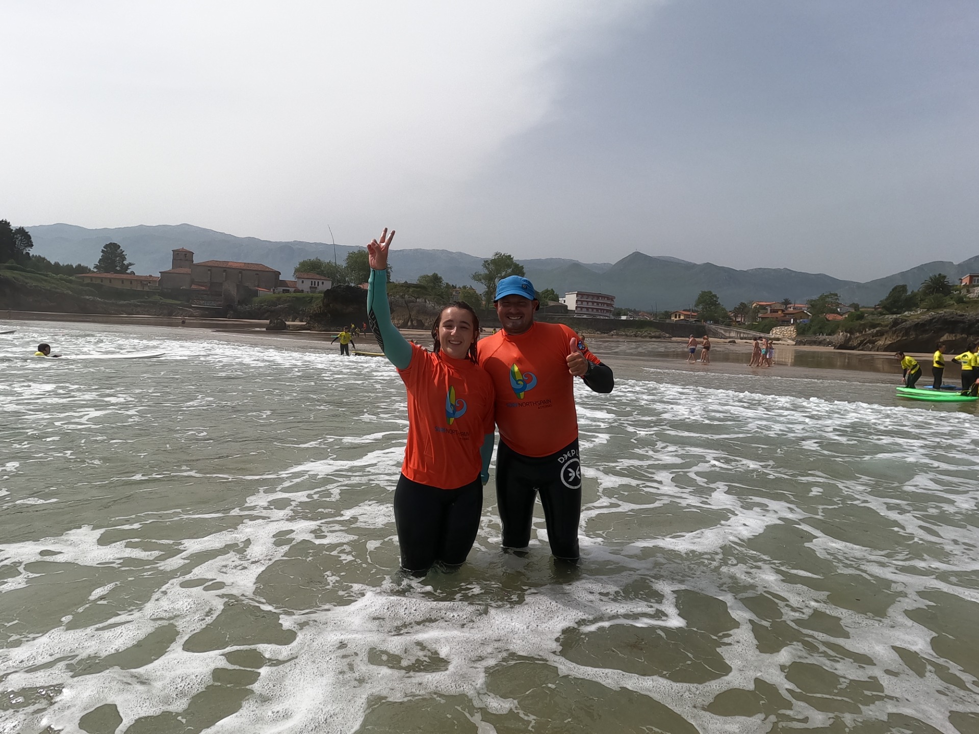 Imagen de  &iexcl;&iexcl;Clases de surf para j&oacute;venes y adultos a precios incre&iacute;bles en Llanes!!