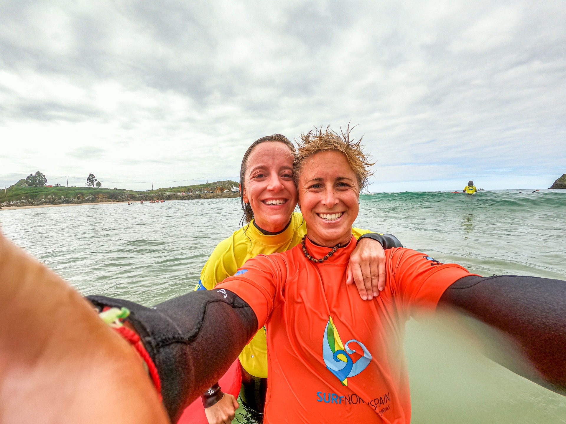 Imagen de  &iexcl;&iexcl;Clases de surf para j&oacute;venes y adultos a precios incre&iacute;bles en Llanes!!