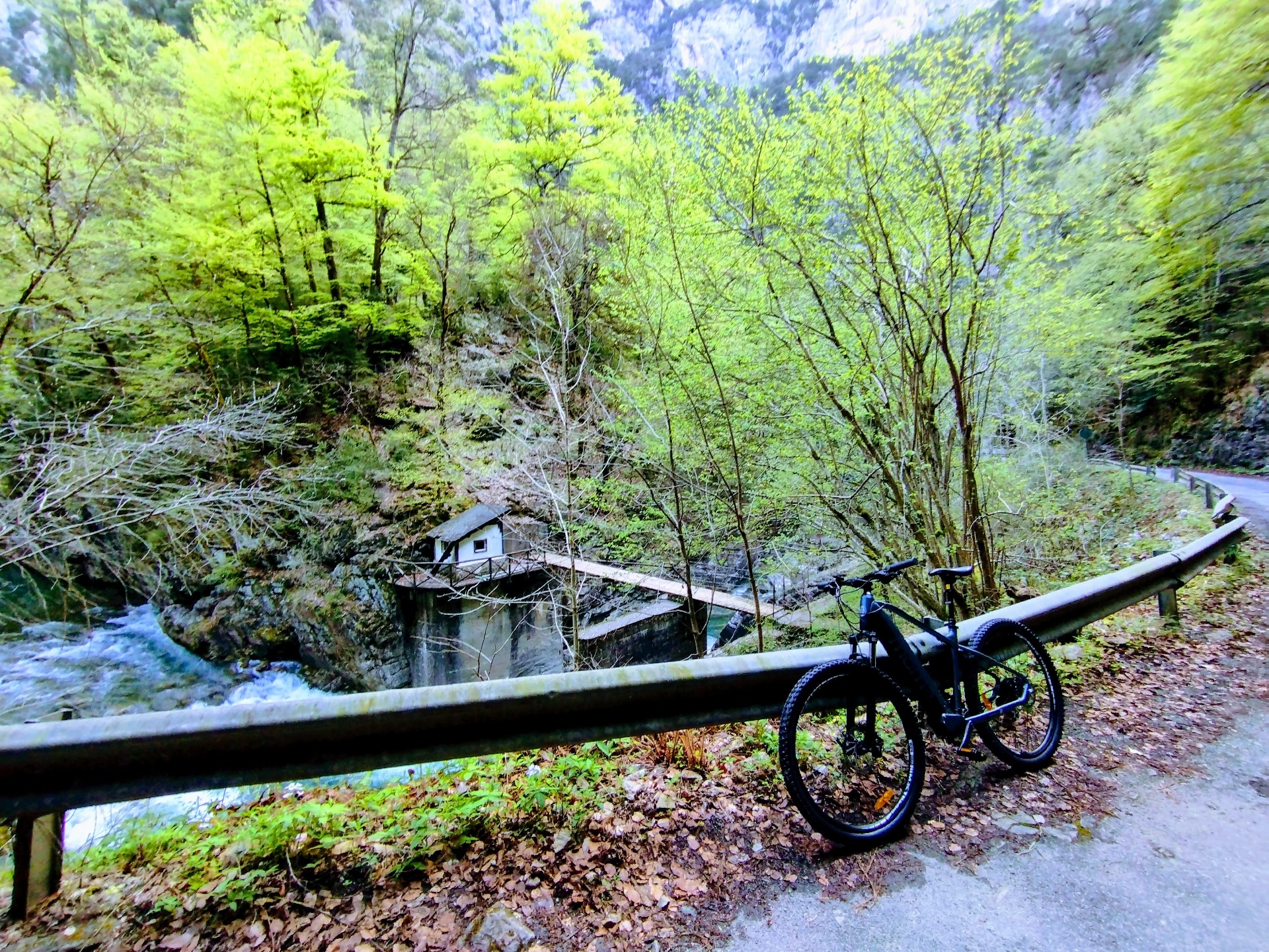 Imagen de Cañón de Añisclo en bicicleta eléctrica