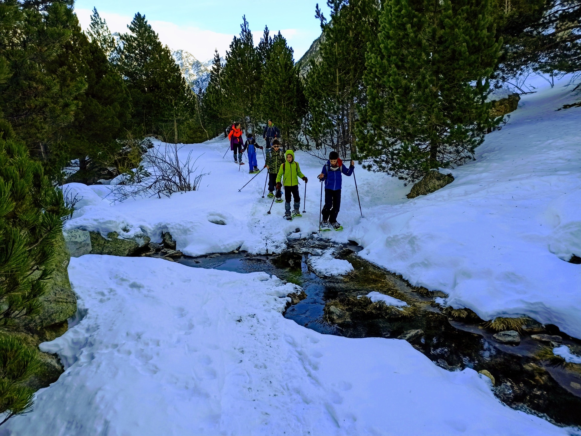 Imagen de Excursión con raquetas de nieve por Ordesa