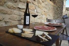 Imagen de Cata de vinos, con jamón y trufas.