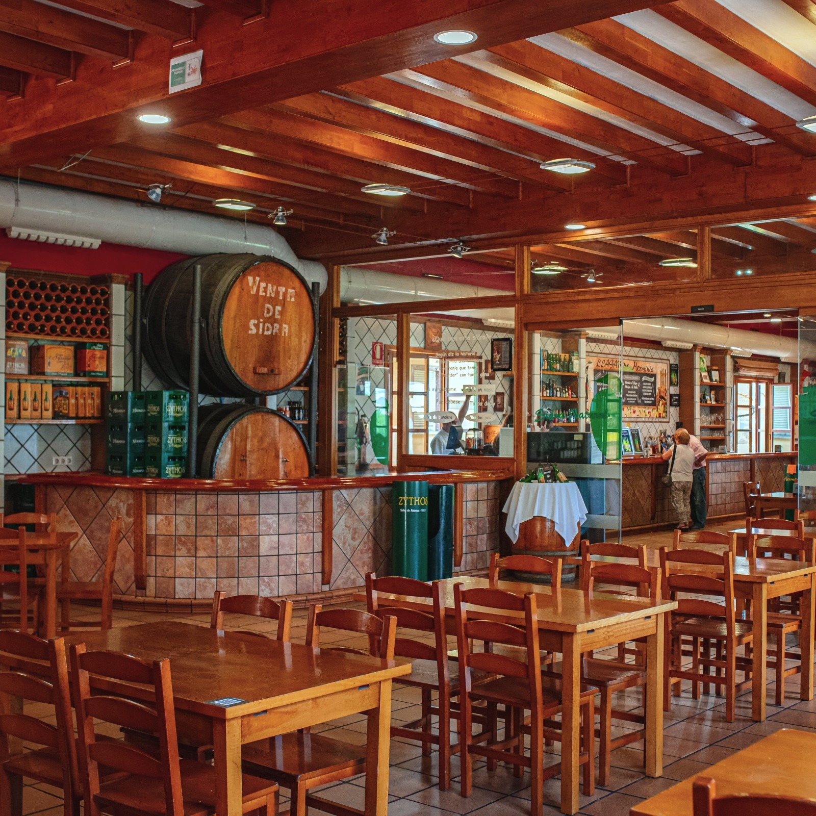 Imagen de SIDRATURISMO DE LA MANZANA A LA BOTELLA