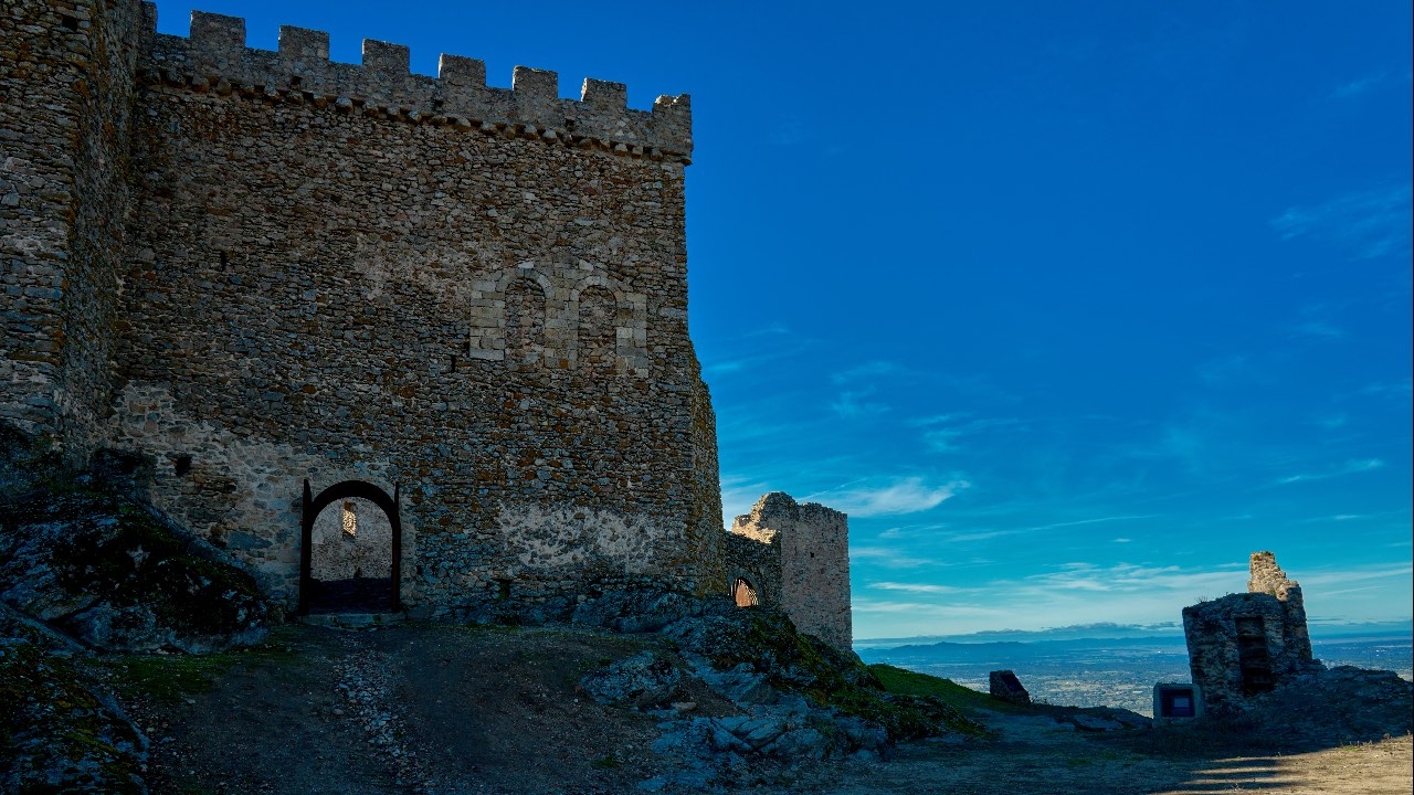 Detalle del castillo de Montánchez
