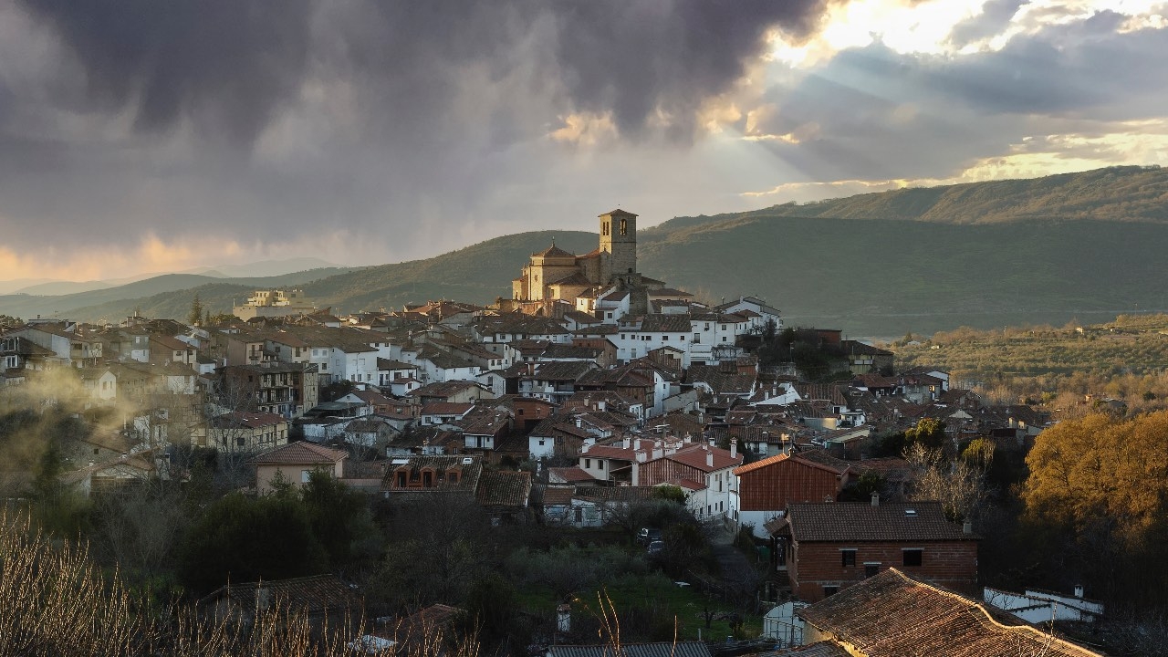 vista panorámica de Hervás al atardecer