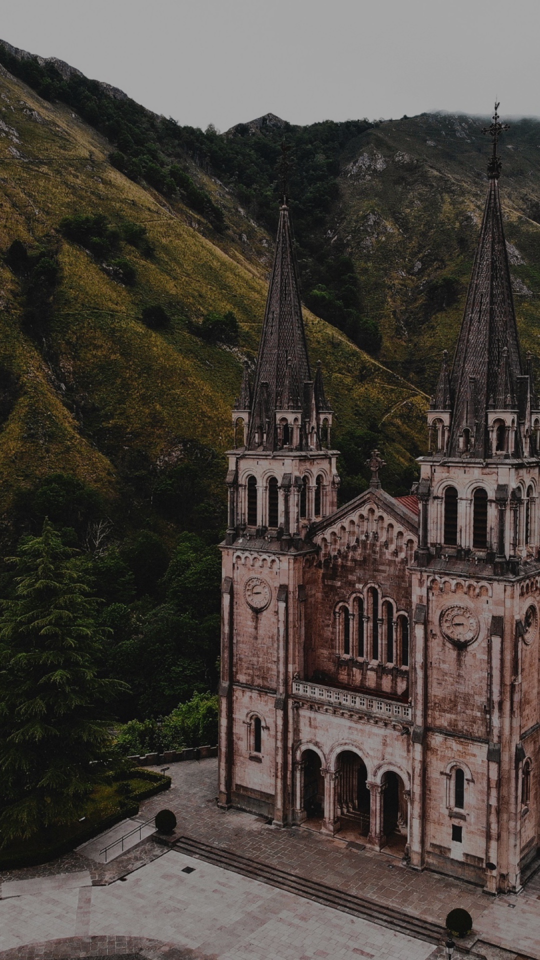 Imagen de Excursión a Covadonga, Lagos  y Lastres desde Gijón