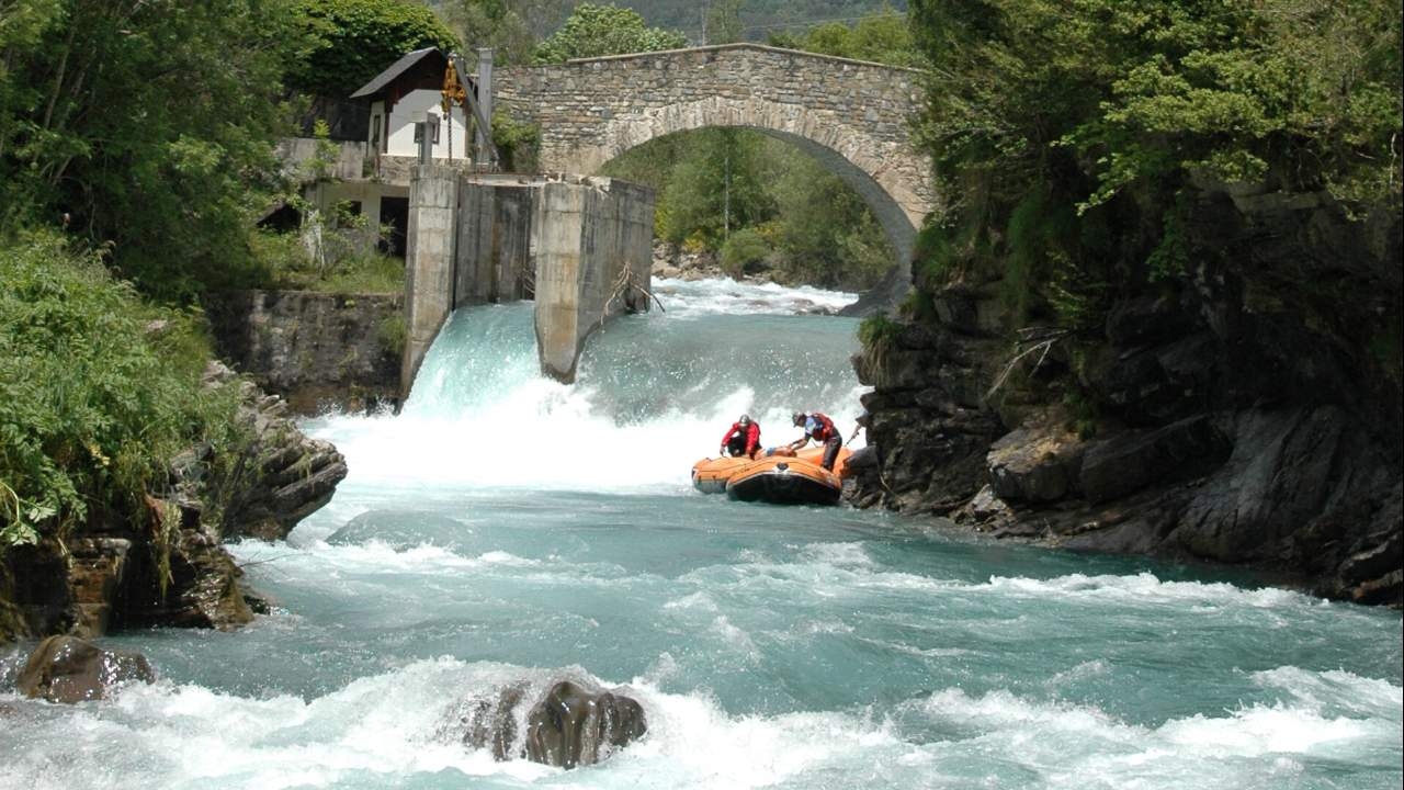 Imagen de Rafting Río Ara, 100% Alpino en el Valle de Ordesa