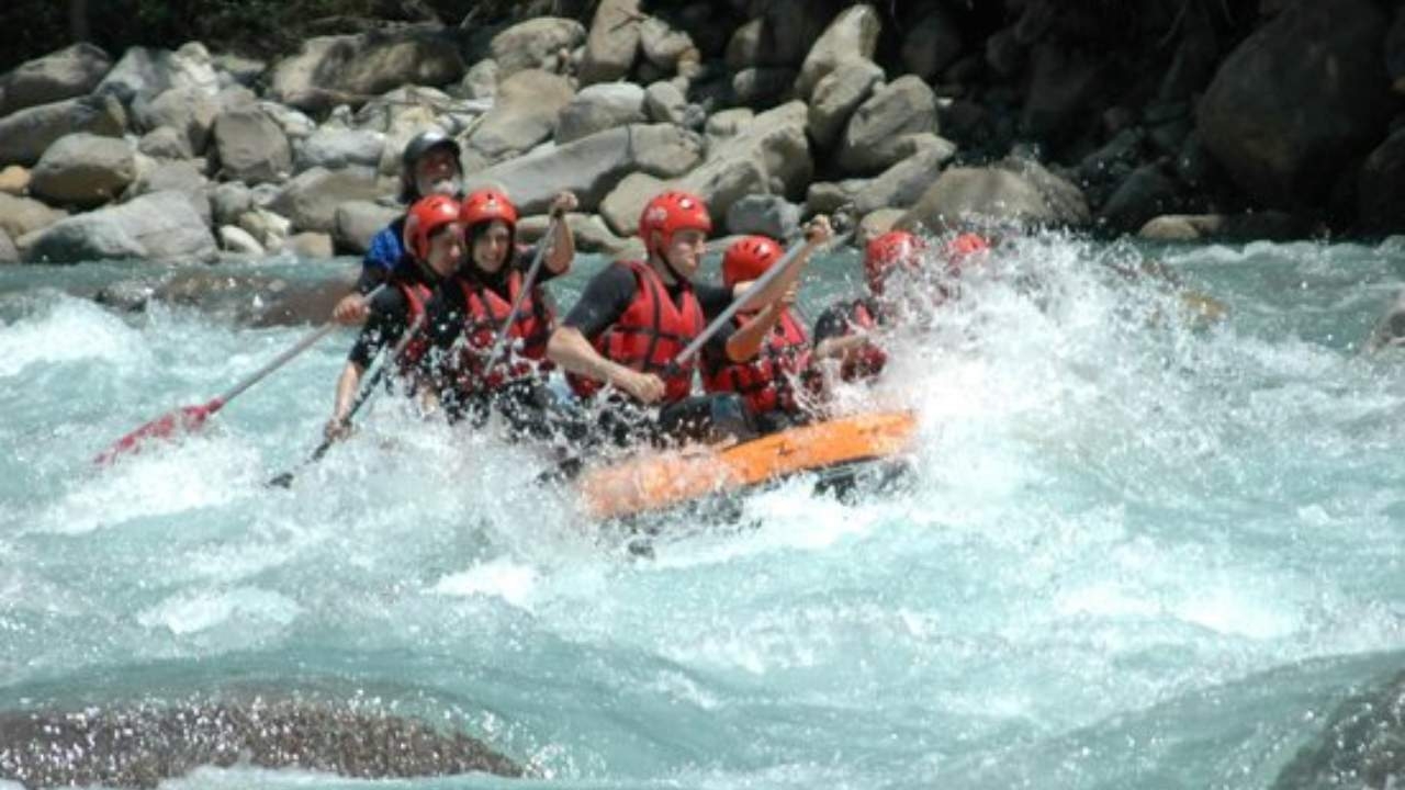 Imagen de Rafting Río Ara, 100% Alpino en el Valle de Ordesa