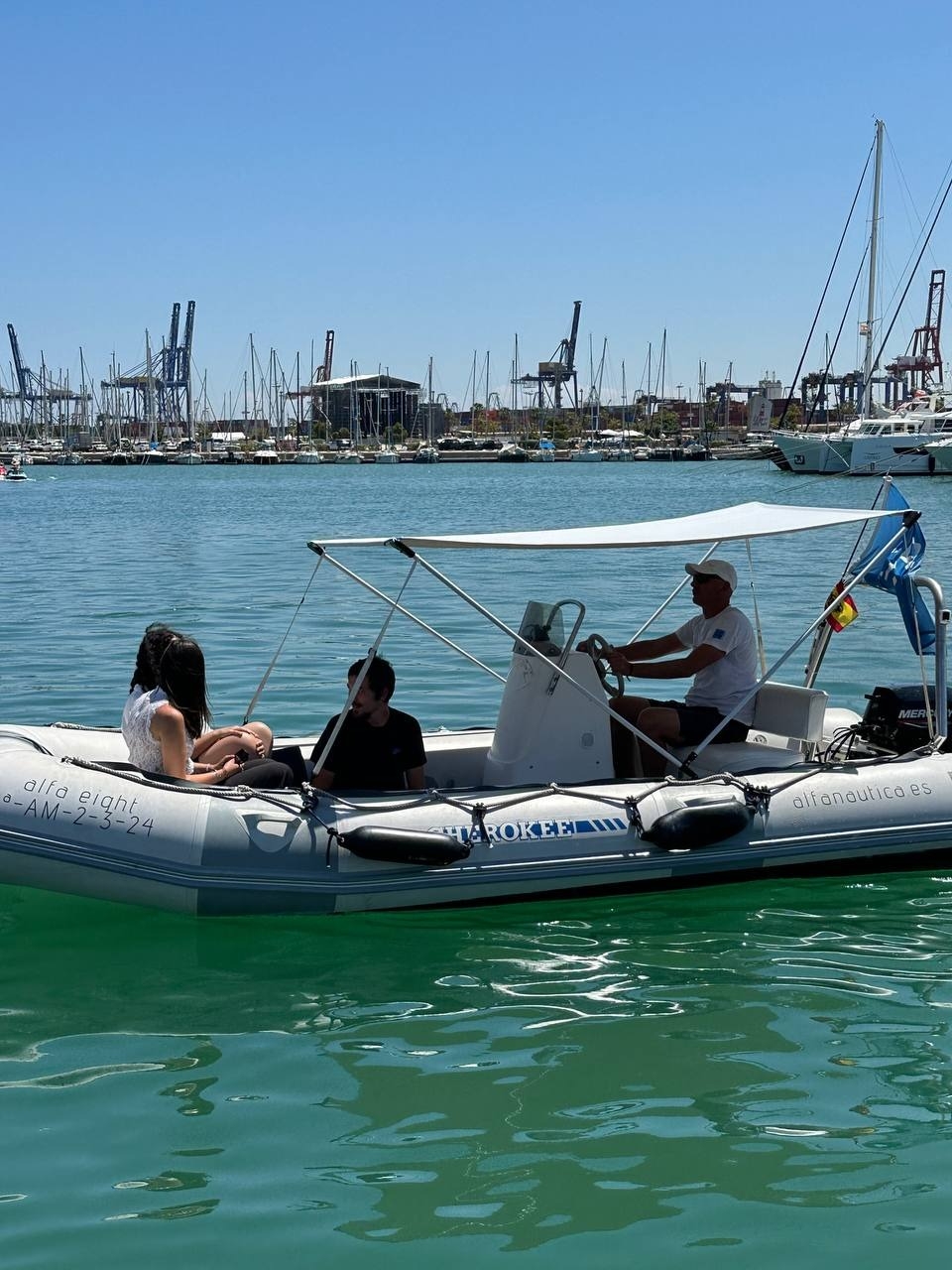 Imagen de Barco sin licencia