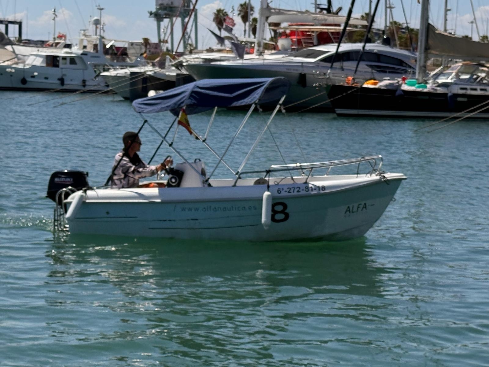 Imagen de Barco sin licencia