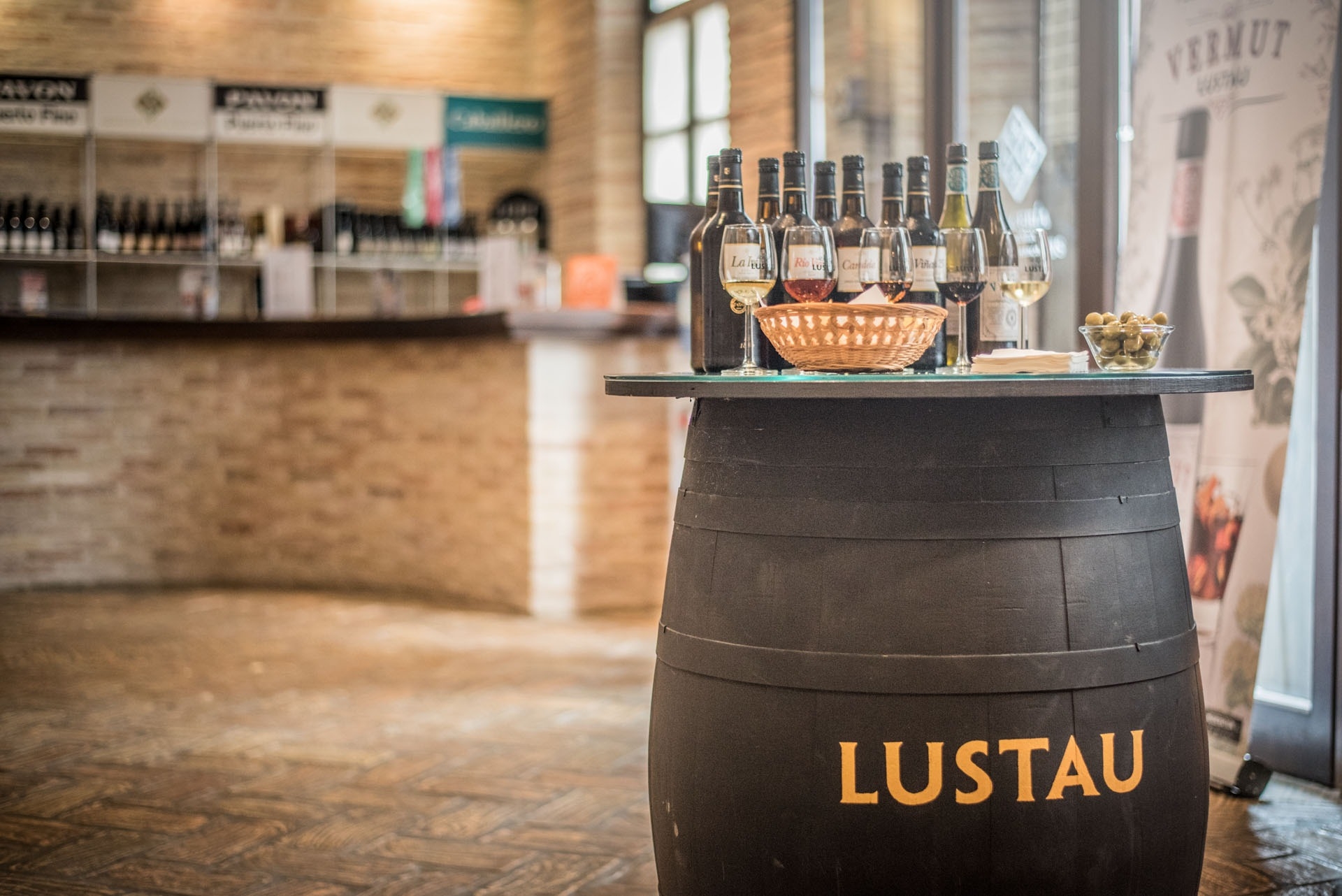 Imagen de Visita al castillo y la bodega, con cata en español