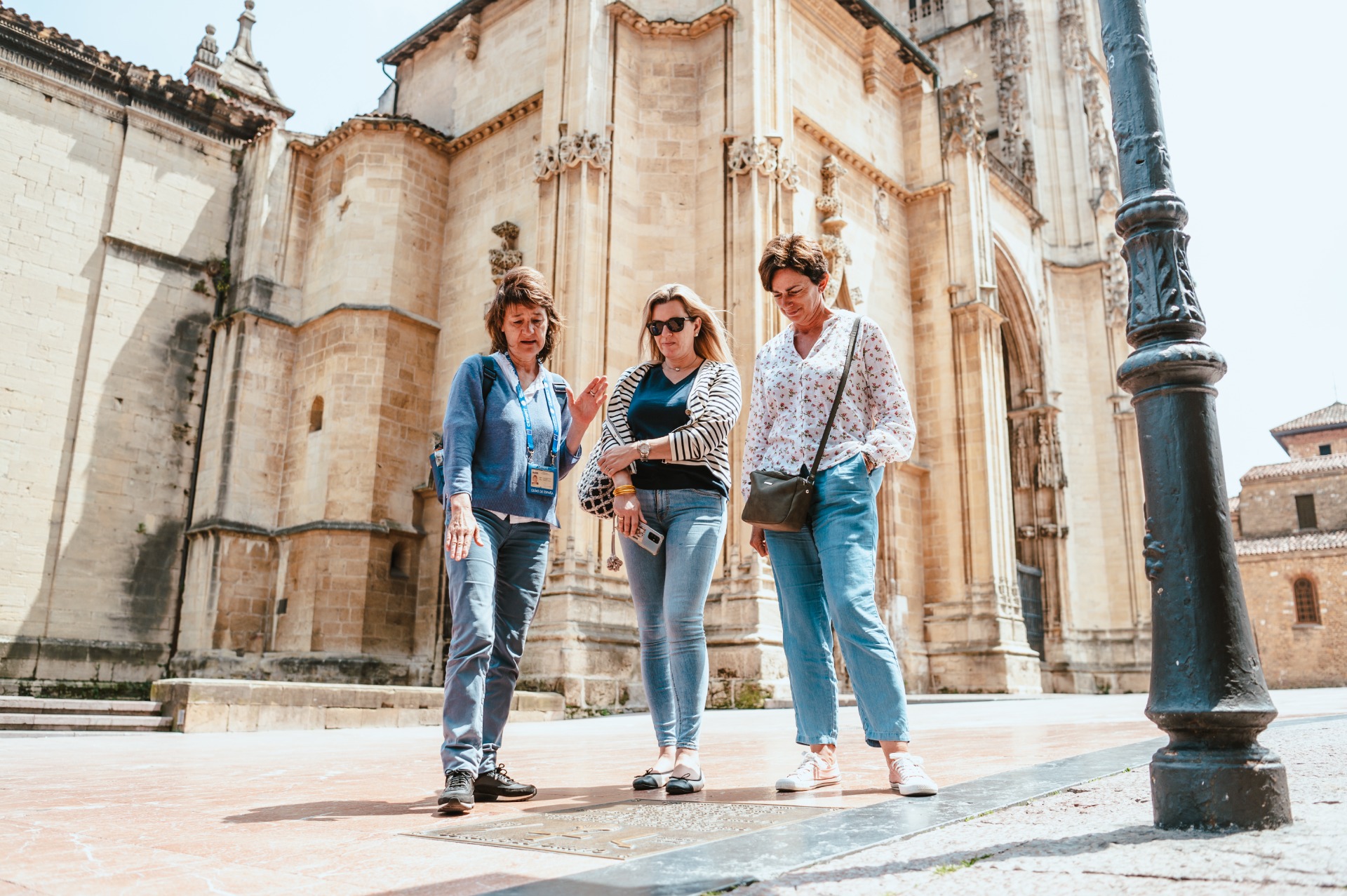 Imagen de GU&Iacute;A DE TURISMO - F&Aacute;TIMA &Aacute;LVAREZ