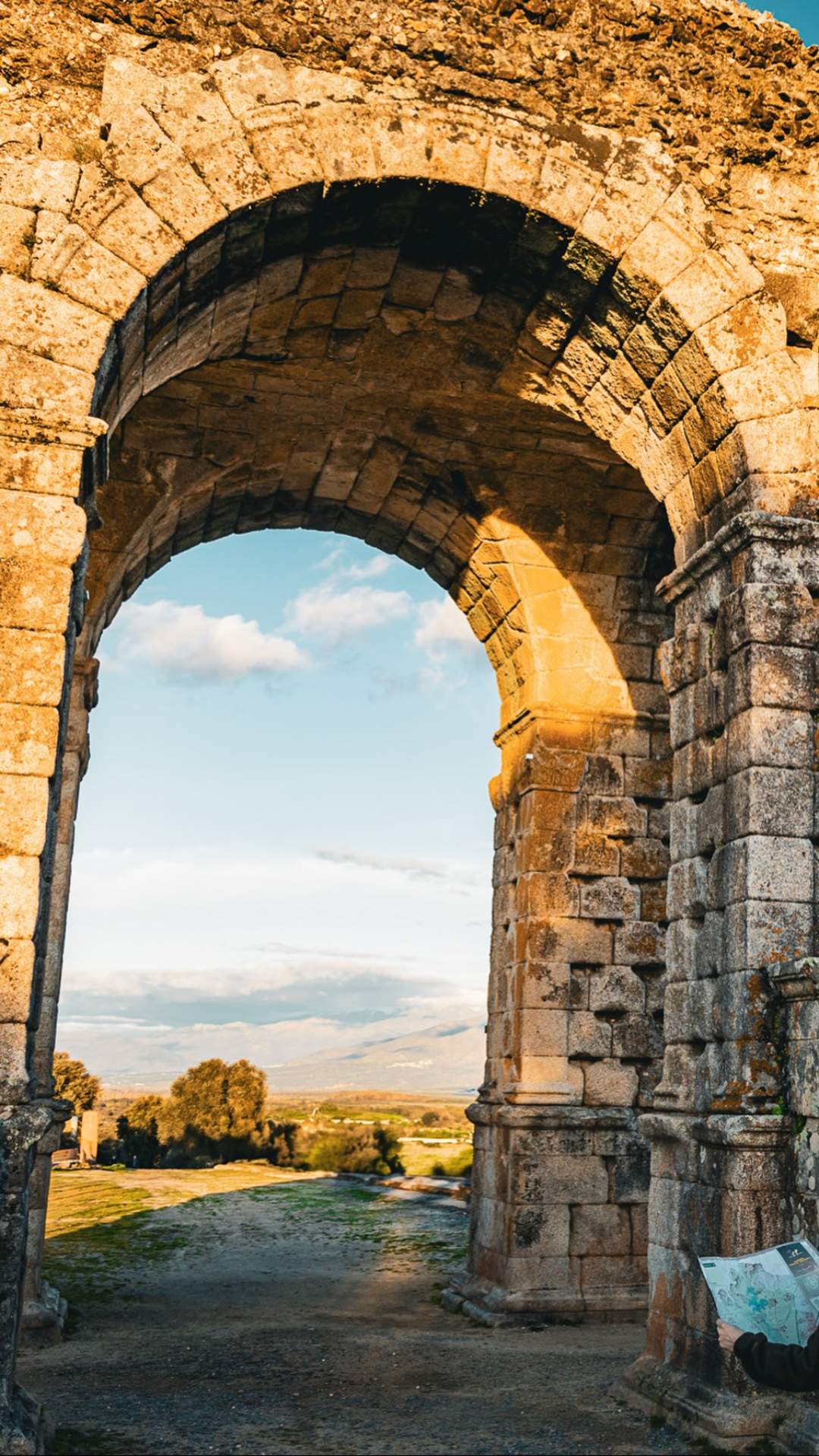 Ancient arch in Tierras de Granadilla
