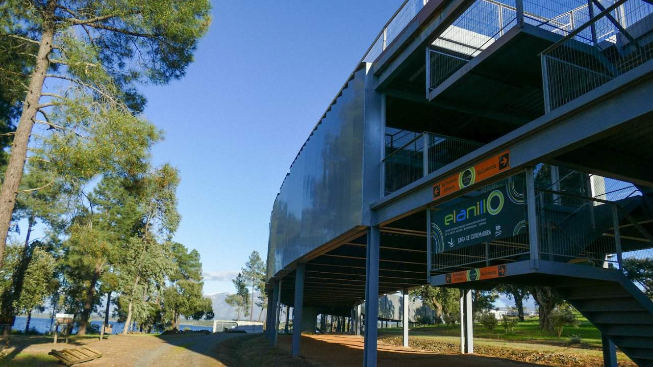 Entrance to the Gabriel y Galán Reservoir Ring