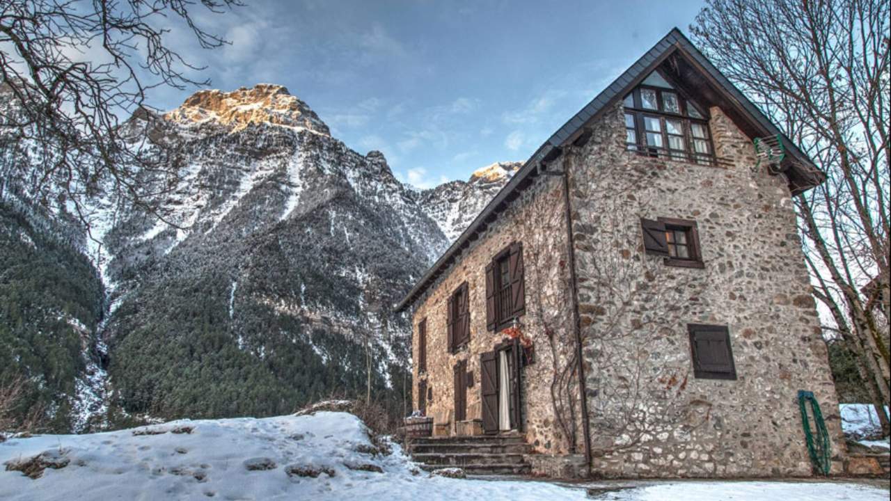 Imagen de Yoga en el Valle de Pineta, Casas de Zapatierno