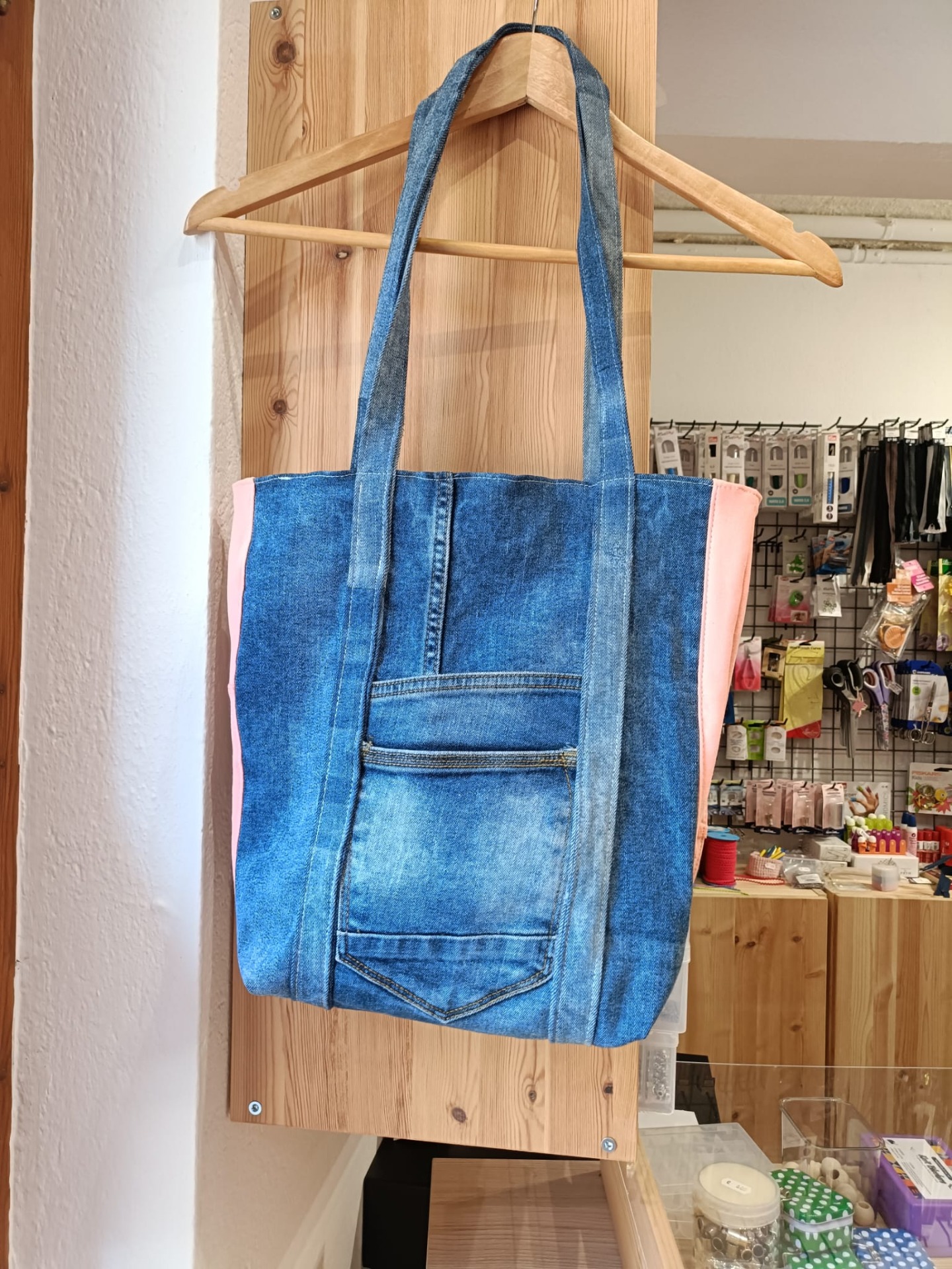 Imagen de Taller de reutilizaci&oacute;n textil: construimos una tote bag