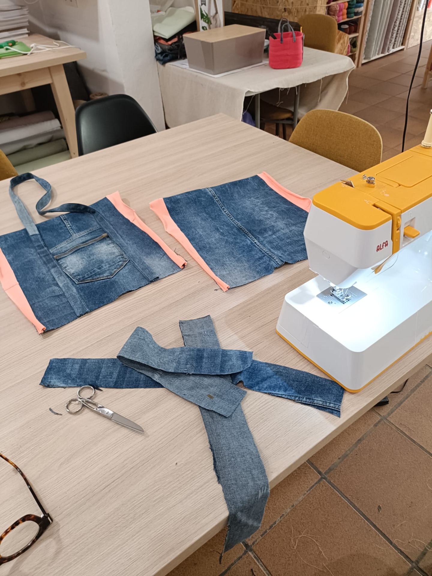 Imagen de Taller de reutilizaci&oacute;n textil: construimos una tote bag