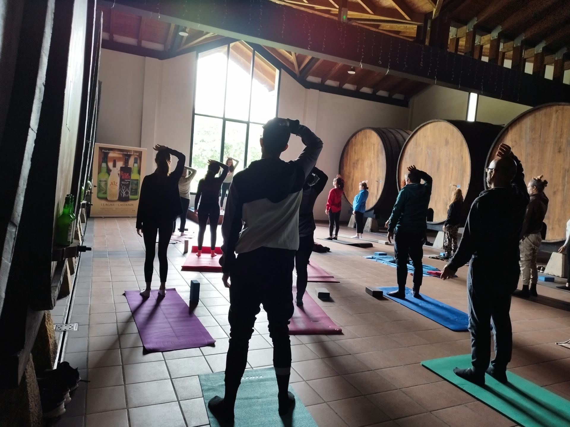 Imagen de 10MAYO. YogaMUT. Yoga & Vermut