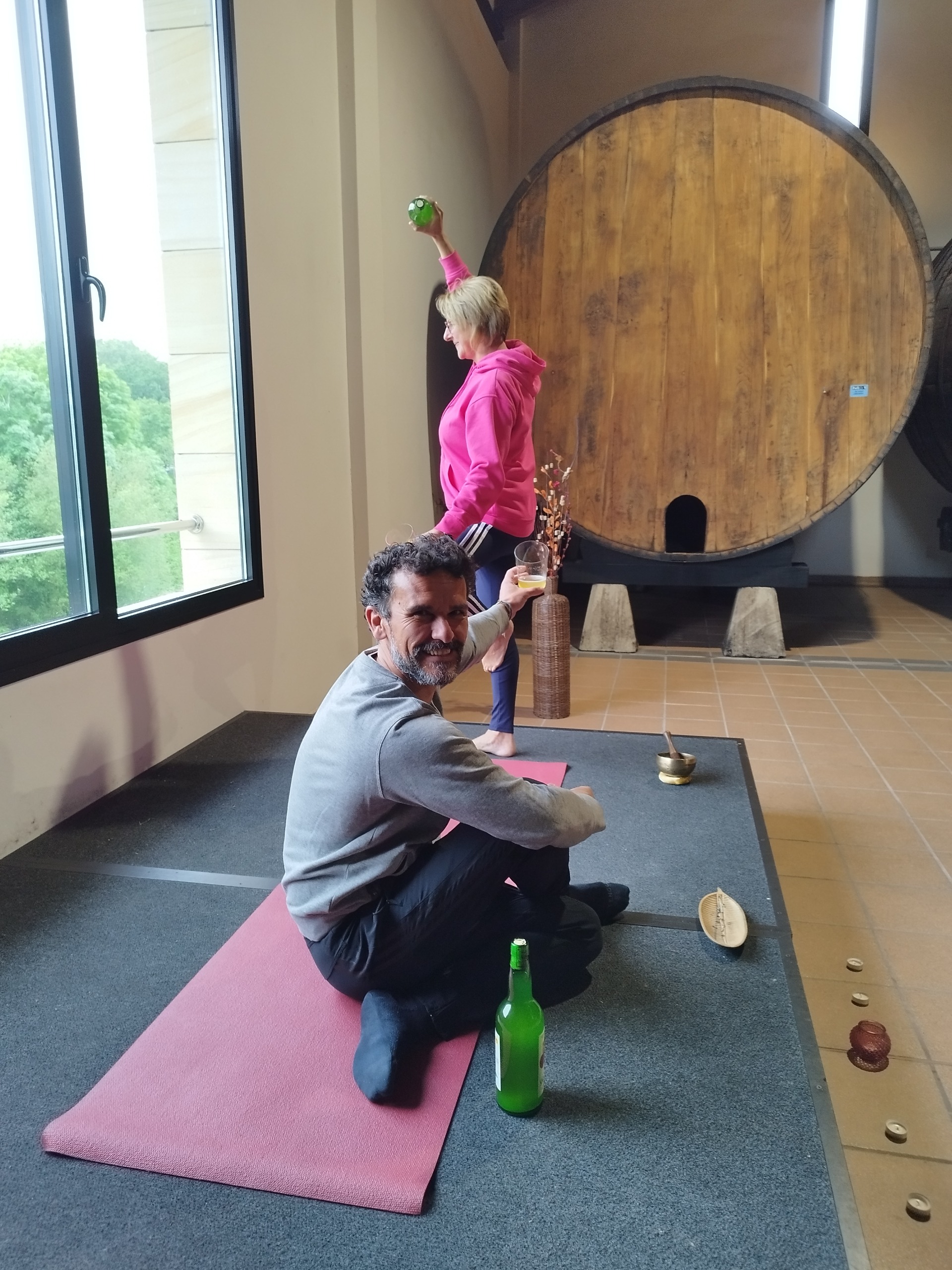 Imagen de 10MAYO. YogaMUT. Yoga & Vermut