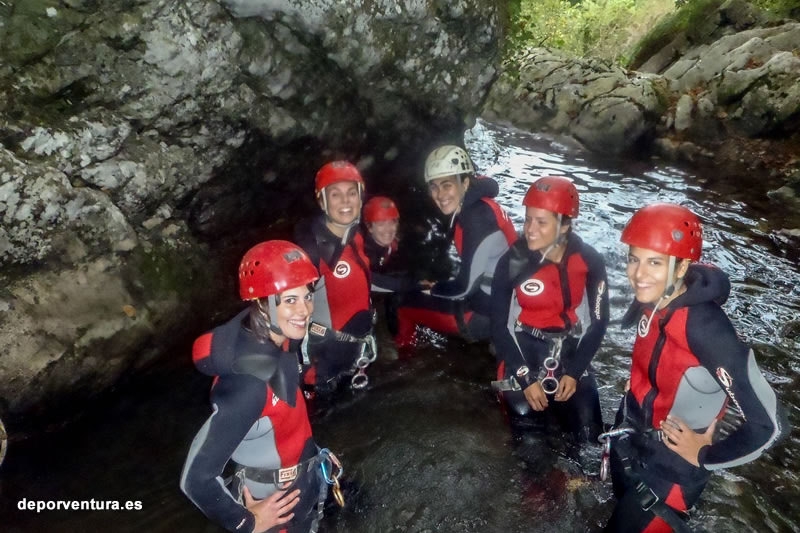 Imagen de BONO REGALO - Descenso Barrancos (Iniciaci&oacute;n)