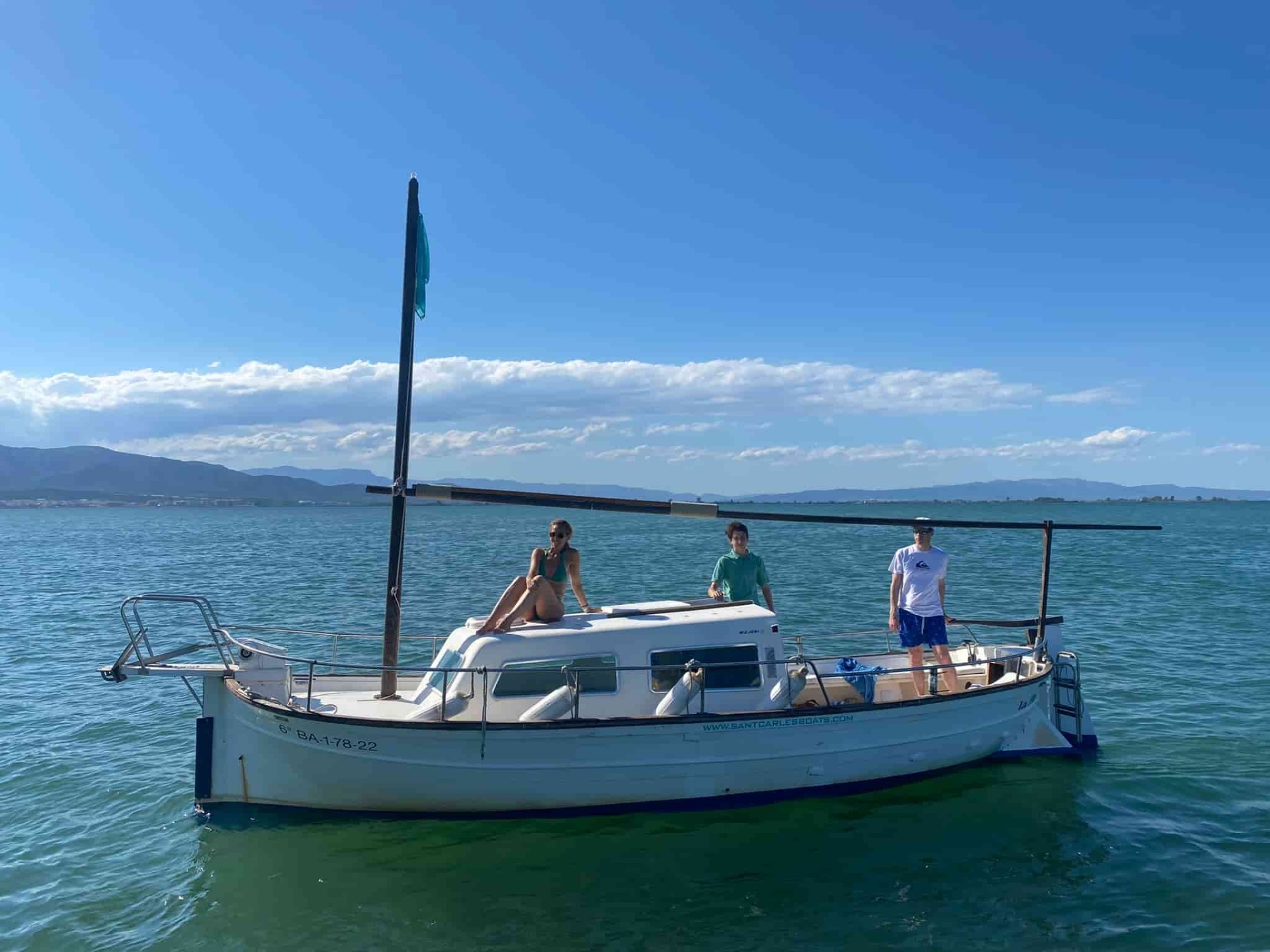 Enjoy the bay on a Menorcan boat (La Flaca)