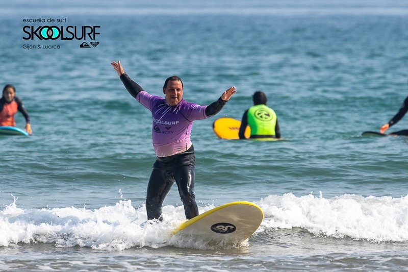 Imagen de BONO Clase de surf ADULTOS 1 día a la semana