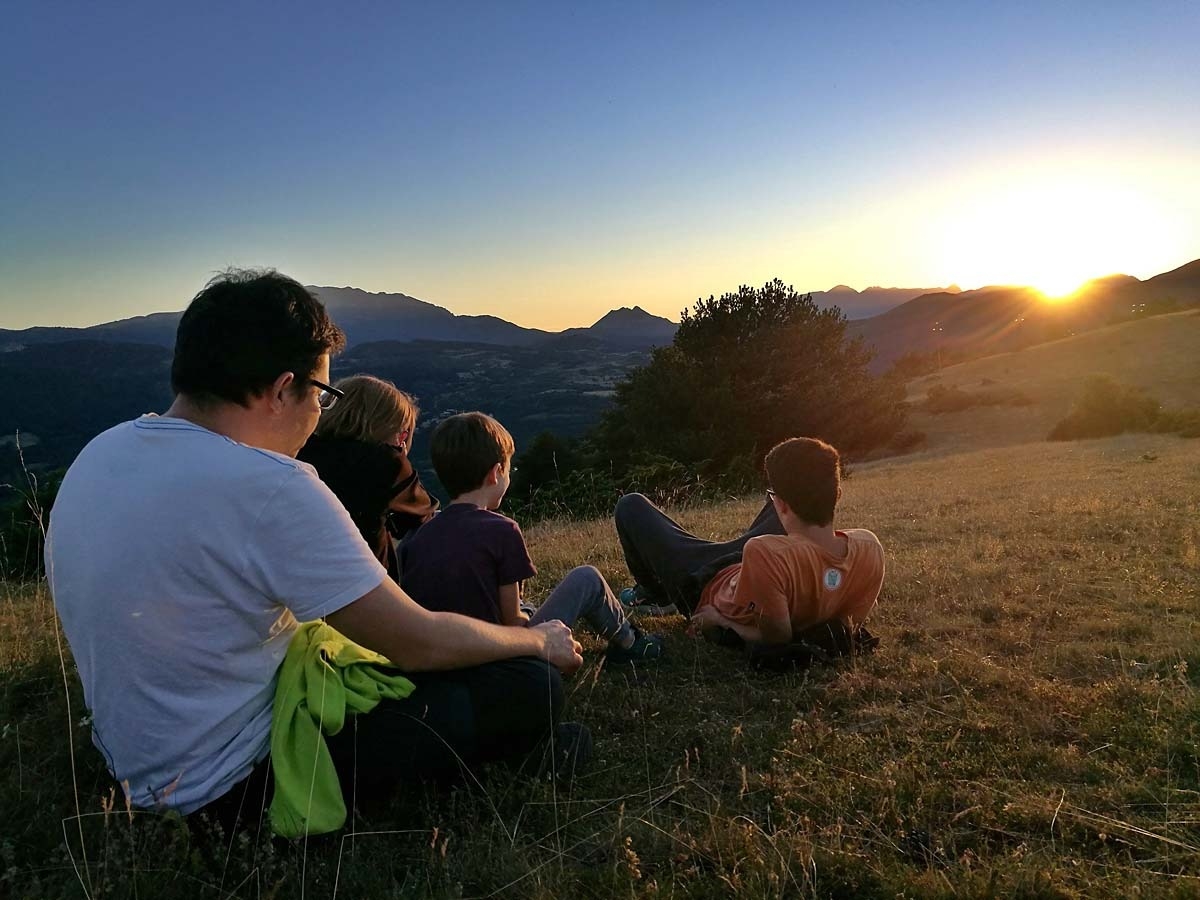 Imagen de Hora Màgica: Posta de Sol i Falles al Pirineu (1/2 dia)