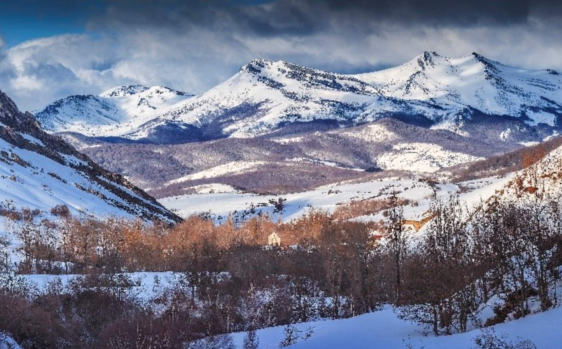 Image of a snowy mountain landscape